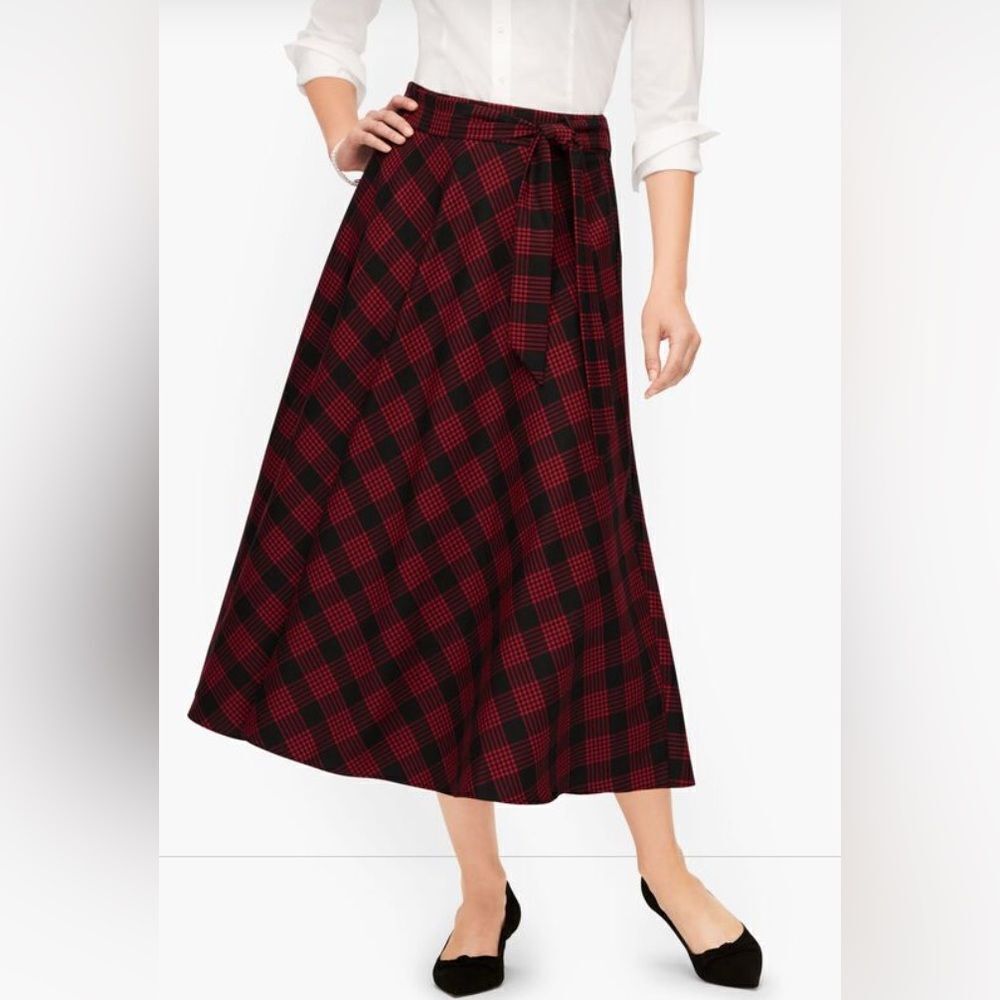 Talbots Black and red plaid Women's lined Full swing Skirt size 10 NWT
